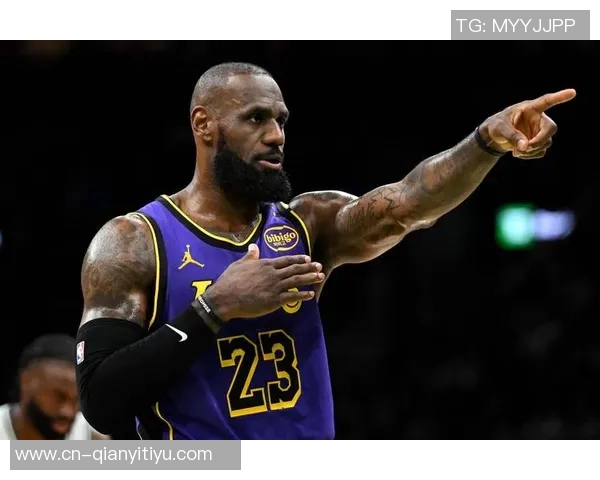 詹姆斯称赞替补球员表现出色范德比尔特重回防守状态助力球队胜利 詹姆斯称赞替补球员表现出色范德比尔特重回防守状态助力球队胜利