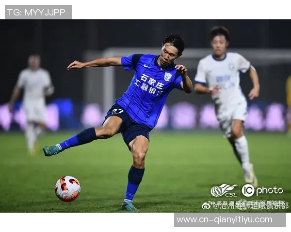 半场战报大连英博与武汉三镇互交白卷刘祝润朱鹏宇频频造险邓涵文因伤退场